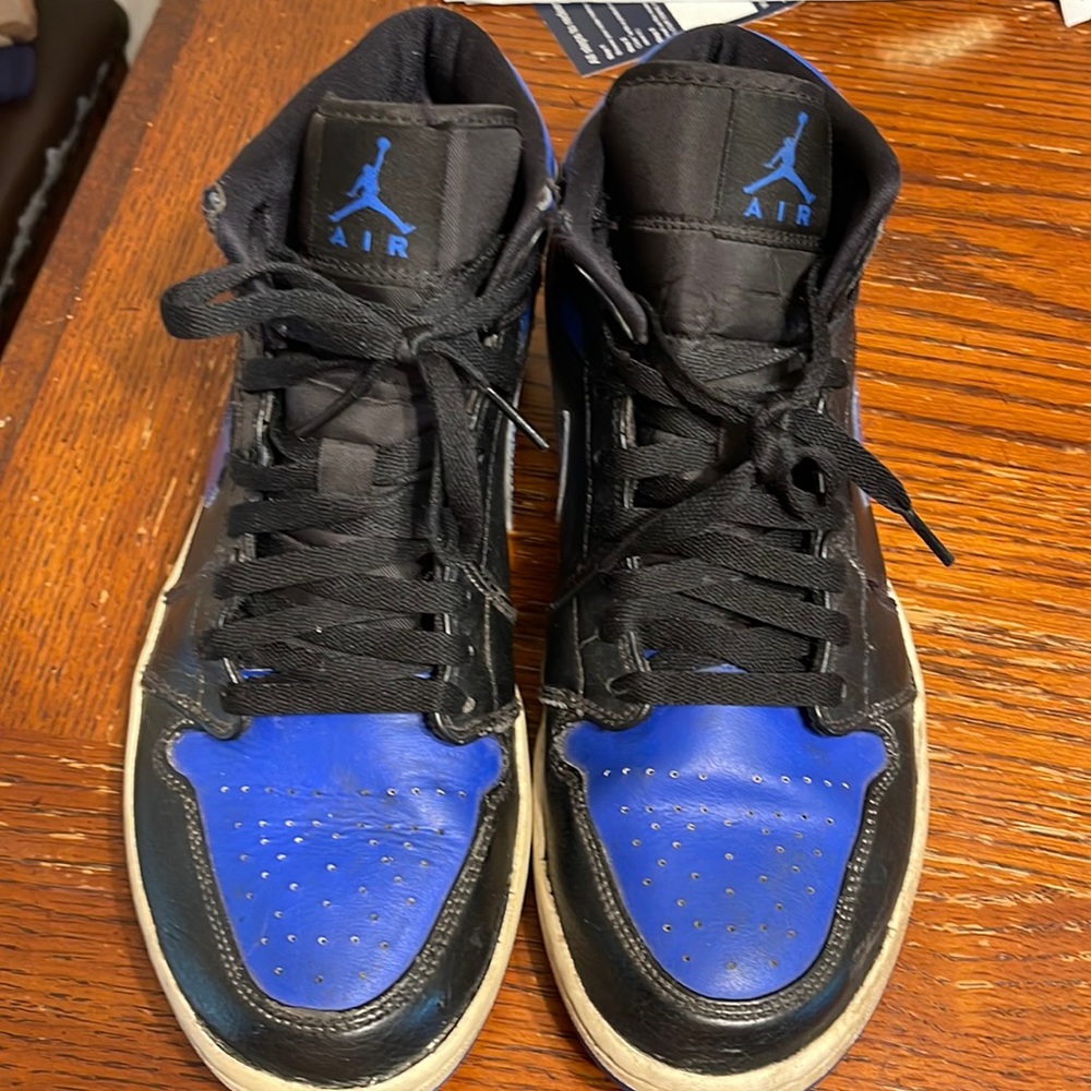 Nike mens Jordan sneakers